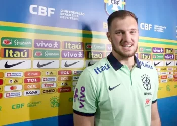 Lucas Perri comemora primeira convocação para a Seleção Brasileira