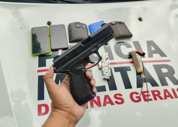 Homem é preso após assaltar casal portando simulacro de pistola e canivetes