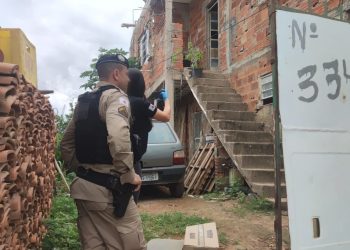 Professor aposentado é morto a facadas dentro de casa no Vale Pastoril