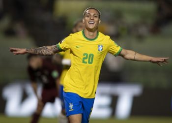 Antony é cortado da Seleção após acusações de agressão à ex-namorada