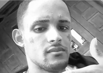 Homem é morto a tiros dentro de bar e PM faz buscas por autores