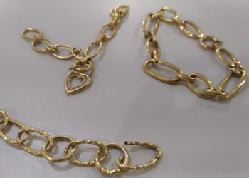 Polícia prende mulher com joias roubadas em joalheria de GV