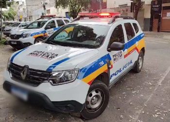 Homem é esfaqueado de raspão ao se defender com capacete