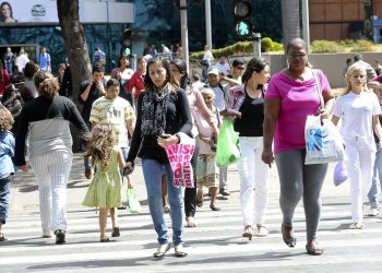 Taxa de desemprego cai para 7,8% em agosto, revela IBGE