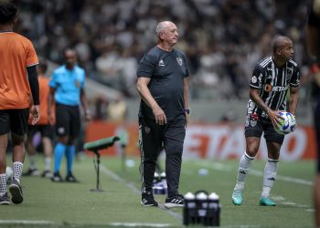 Felipão comemora mais uma vitória do Galo na Arena MRV