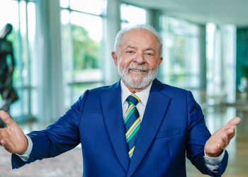 Em pronunciamento, Lula defende democracia e união do país