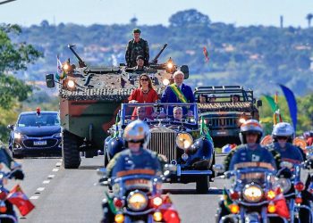 Desfile de 7 de setembro emociona público em Brasília