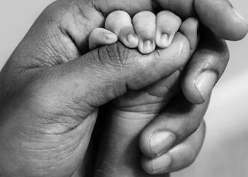 STF decide que Congresso deve regulamentar a licença-paternidade