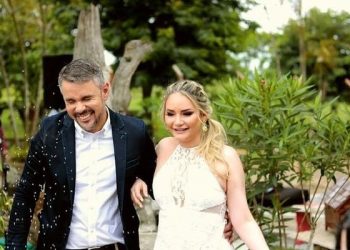 Polícia faz buscas em casa de ex-prefeito suspeito de ter matado a esposa