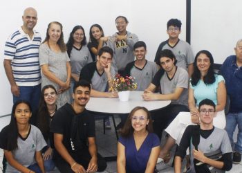 Estudantes visitam a Univale