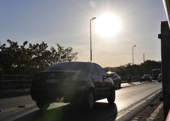 Com onda de calor, especialista explica cuidados com a saúde