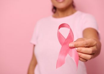 Câncer de mama ocupa a primeira posição em mortalidade por câncer entre as mulheres no Brasil