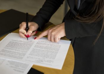 Desvendando a Adjudicação Compulsória Inversa: Uma Estratégia Poderosa no Mundo Imobiliário