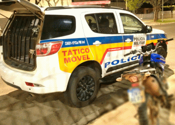 Dupla é presa após furtar moto para ir em  boate de strip-tease