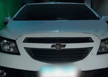 Polícia detém tentativa de fuga de motorista que transportava drogas