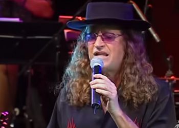 Cajus, limões e outras frutas