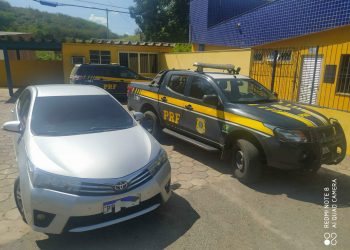 PRF apreende carro roubado e motorista alega ser vítima de golpe