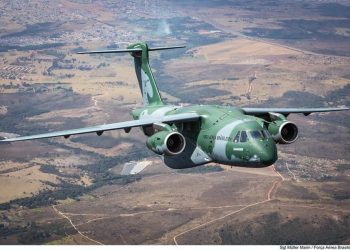 Avião da FAB fará repatriação de brasileiros em Israel