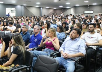 Odontologia: Periodontia, mercado de trabalho e meio ambiente são discutidos em Jornada Acadêmica e Seminário Integrador na Univale