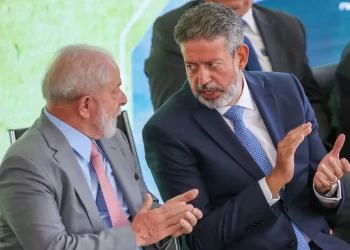 Mesmo com ministérios, PP racha e põe em risco projetos de Lula