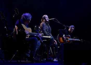 Alanis Morissette desembarca no Brasil para show