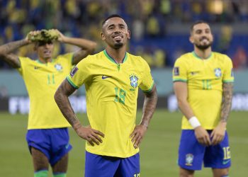 Diniz explica por que convocou Gabriel Jesus lesionado
