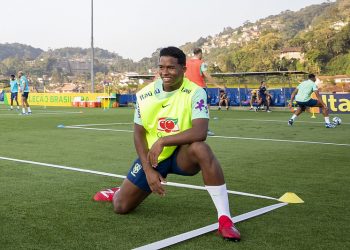 Estreia na seleção acelera plano para Endrick ser ídolo nacional