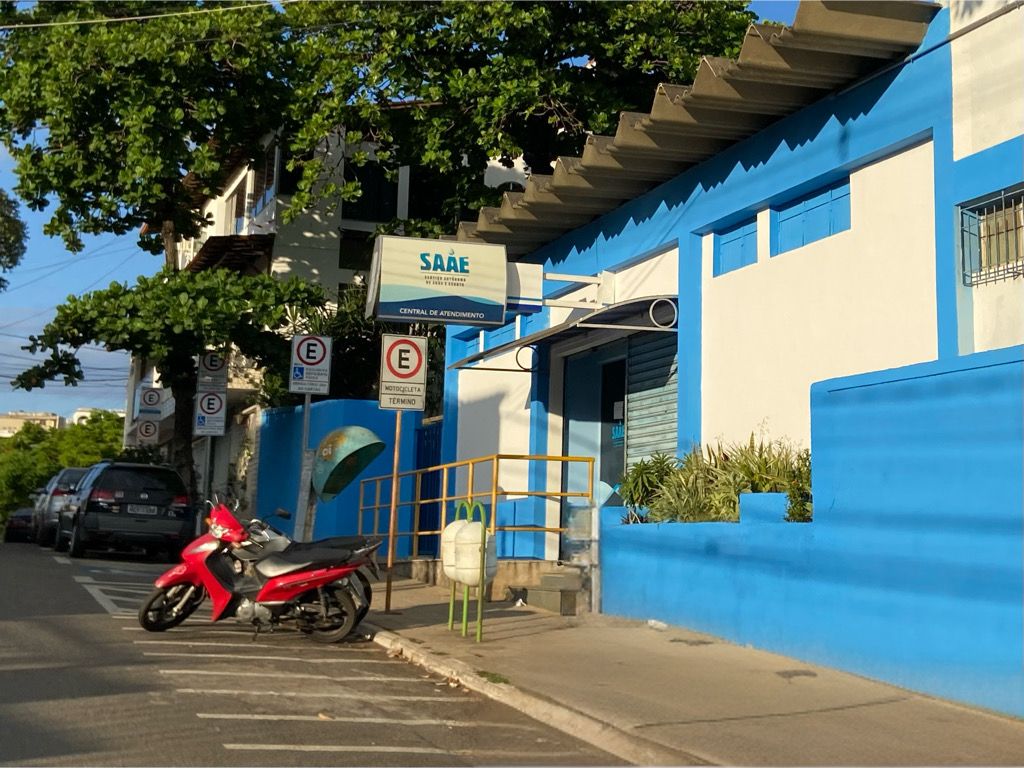 SAAE Governador Valadares - SAAE conserta rede de água no bairro Turmalina