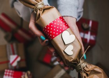 CAEF arrecada alimentos em campanha solidária de Natal