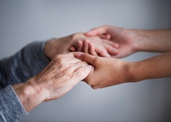 Segundo estudo, uma xícara de morangos ou mirtilos por dia previne Alzheimer