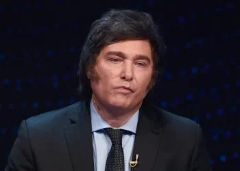 Ultraliberal Javier Milei rompe polarização na Argentina e é eleito presidente