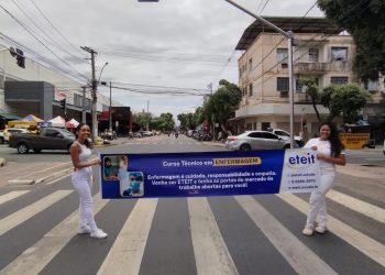 Novembro Azul da ETEIT: ação no Mercado garante orientações de cuidado com a saúde do homem