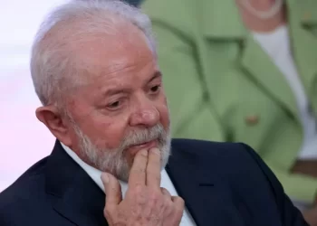 Lula encontra membros do STF, diz que desconhecia voto de Wagner e que governo não apoiou PEC