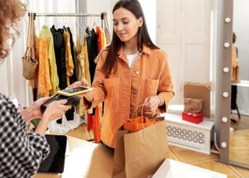 Lojistas já se preparam para as vendas na melhor época do ano