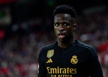 Vini Jr diz que luta contra o racismo é para que jovens sofram menos