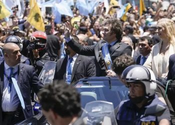 Milei muda decreto sobre nepotismo e nomeia irmã na Argentina