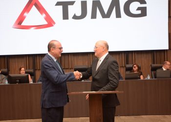 Roberto Apolinário toma posse como desembargador no TJMG