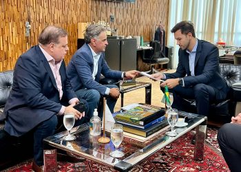 Aécio Neves apresenta proposta para renegociação da dívida de Minas com Governo Federal