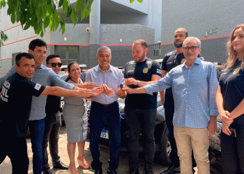 Deputados da região participam de entrega de viaturas para a PC em Valadares