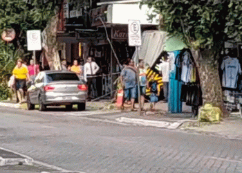 Estrutura metálica de hotel desaba no centro da cidade