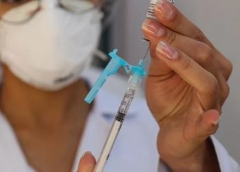 Saúde recomenda nova dose da vacina bivalente contra Covid-19