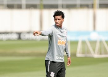 Corinthians se reunirá com Gil sobre futuro