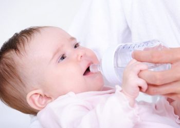 Calor intenso: como garantir a hidratação ideal dos bebês