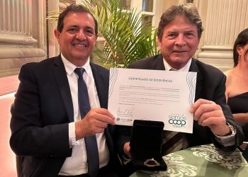 Cooperativa recebe homenagem e selo por excelência em gestão