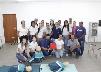 Univale capacita equipes para ‘ressuscitação’ com uso de desfibrilador