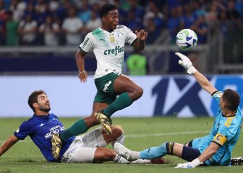 Endrick comanda maior virada do Brasileiro e leva Palmeiras ao título