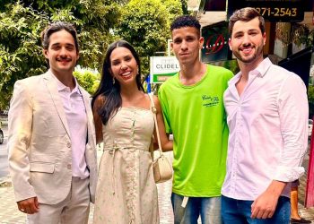 Entregador ganha traje completo enquanto trabalhava no Centro