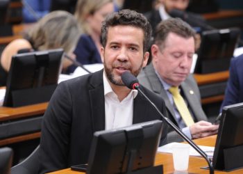 Câmara instaura processo de cassação contra Janones