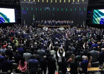 Congresso eleva para R$ 53 bi emendas e corta PAC de Lula