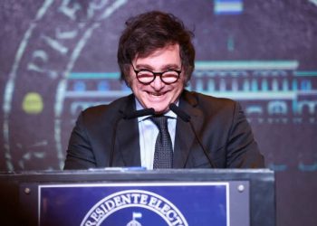 Milei anuncia ‘sanções severas’ a quem bloquear ruas para protestar na Argentina